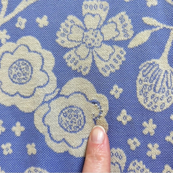 LuLaRoe Floral Strawberry Jacquard Irma Tunic Size Small Periwinkle and Cream - Picture 12 of 13